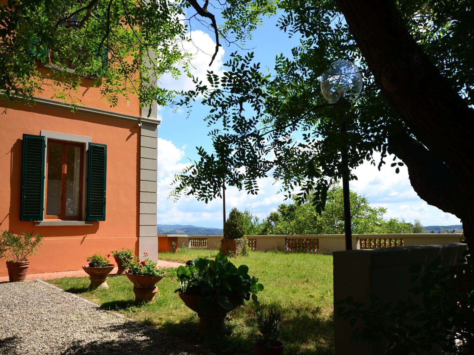 Lovely Holiday Home In Montefiridolfi With Hill View Exteriér fotografie