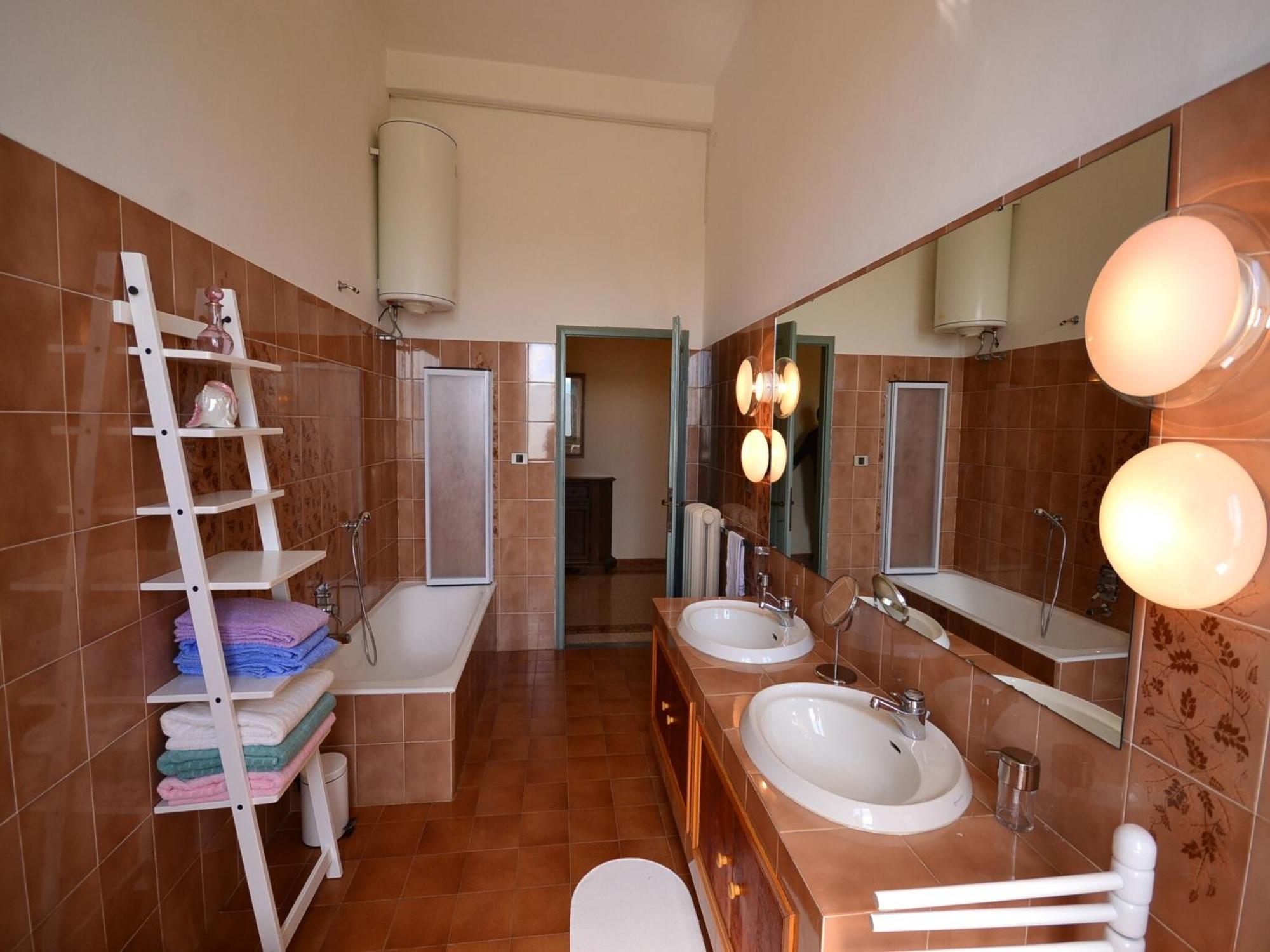 Lovely Holiday Home In Montefiridolfi With Hill View Exteriér fotografie